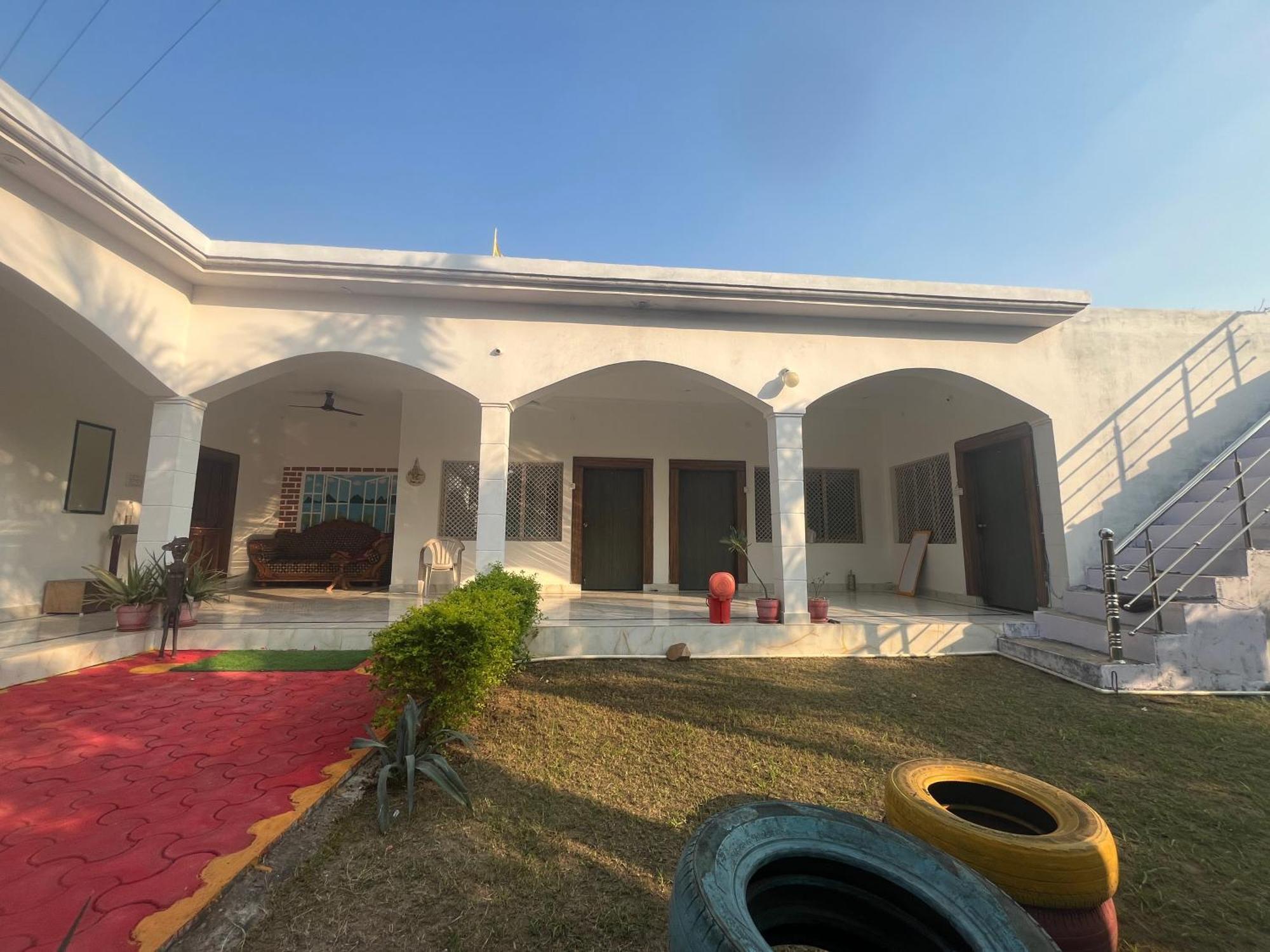 Sunrise Bed & Breakfast Khajurāho Екстериор снимка