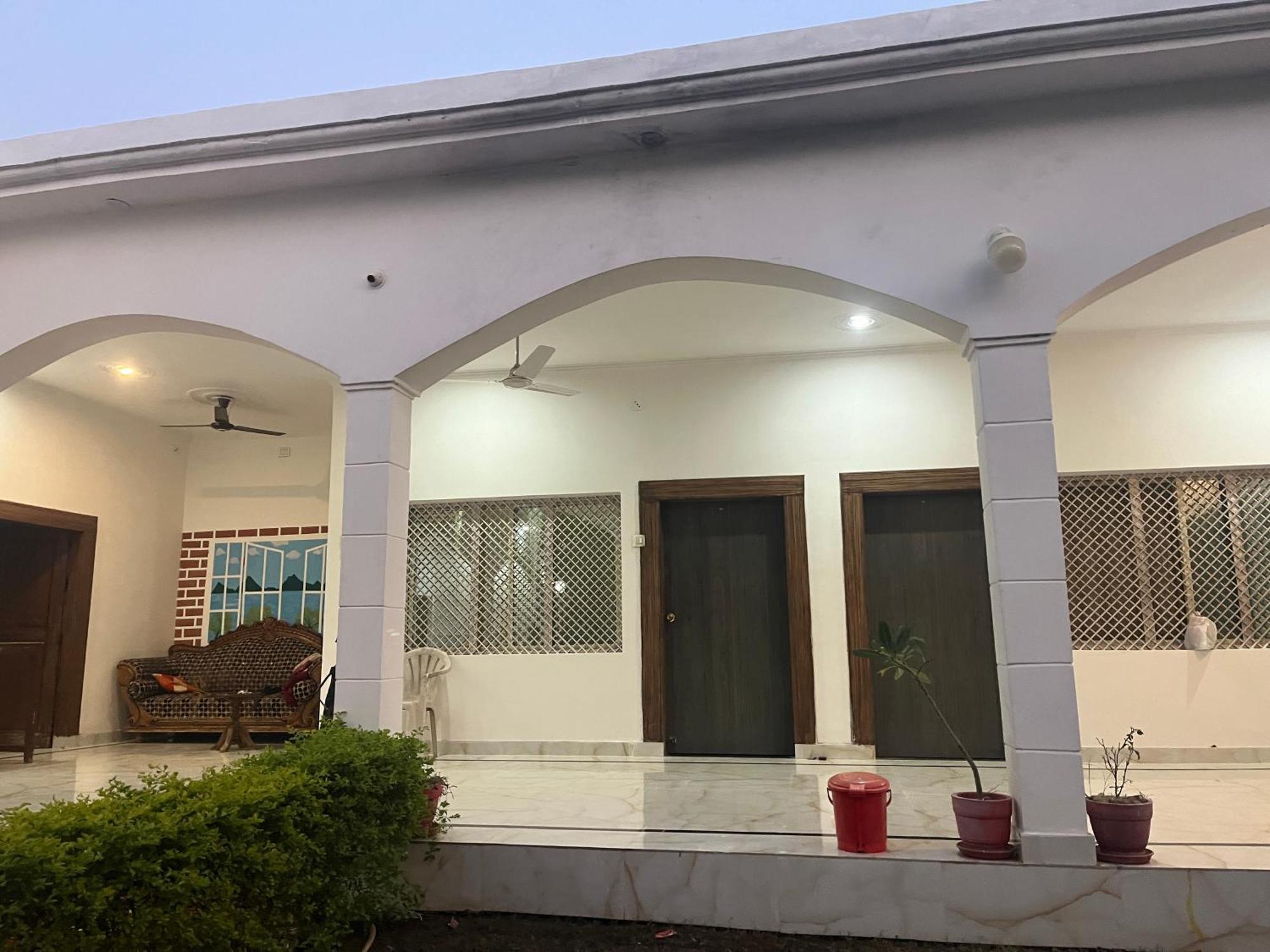 Sunrise Bed & Breakfast Khajurāho Екстериор снимка