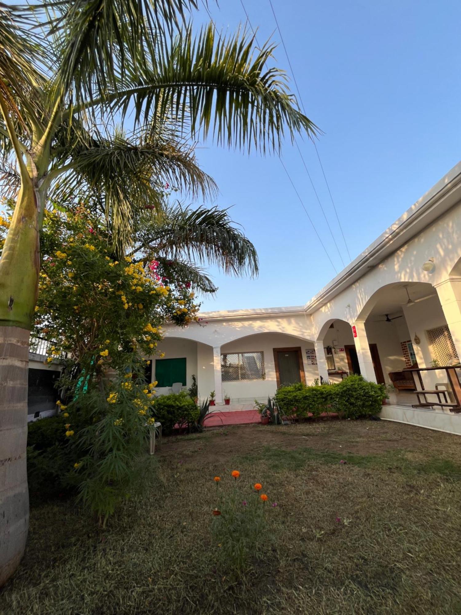 Sunrise Bed & Breakfast Khajurāho Екстериор снимка